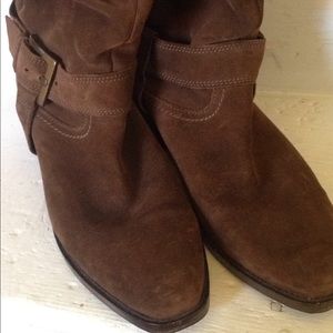 La Canadienne suede boots